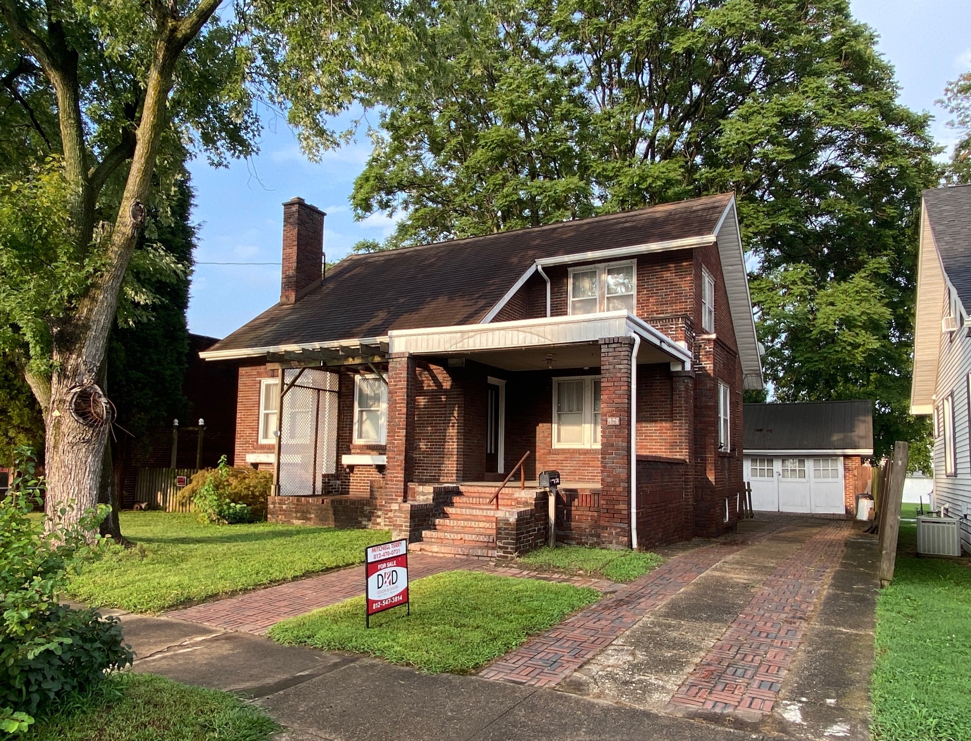 Spacious Brick 4 Bedroom with Lots of Character!!