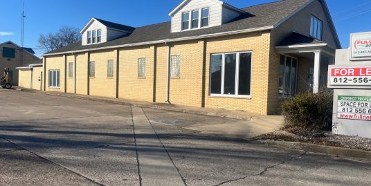 Spacious Commercial Building in Huntingburg, IN