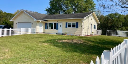 Updated 3Bd/2Ba Home with Full Basement Close to Perry Central