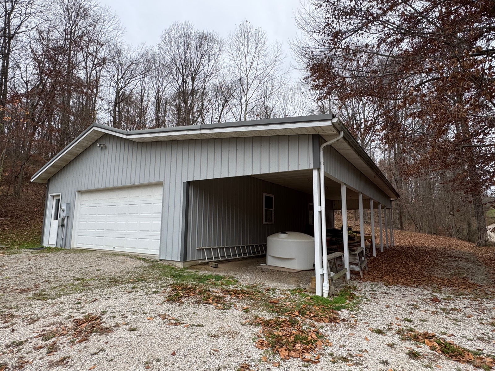 Great workshop, deer camp, storage or potential home!