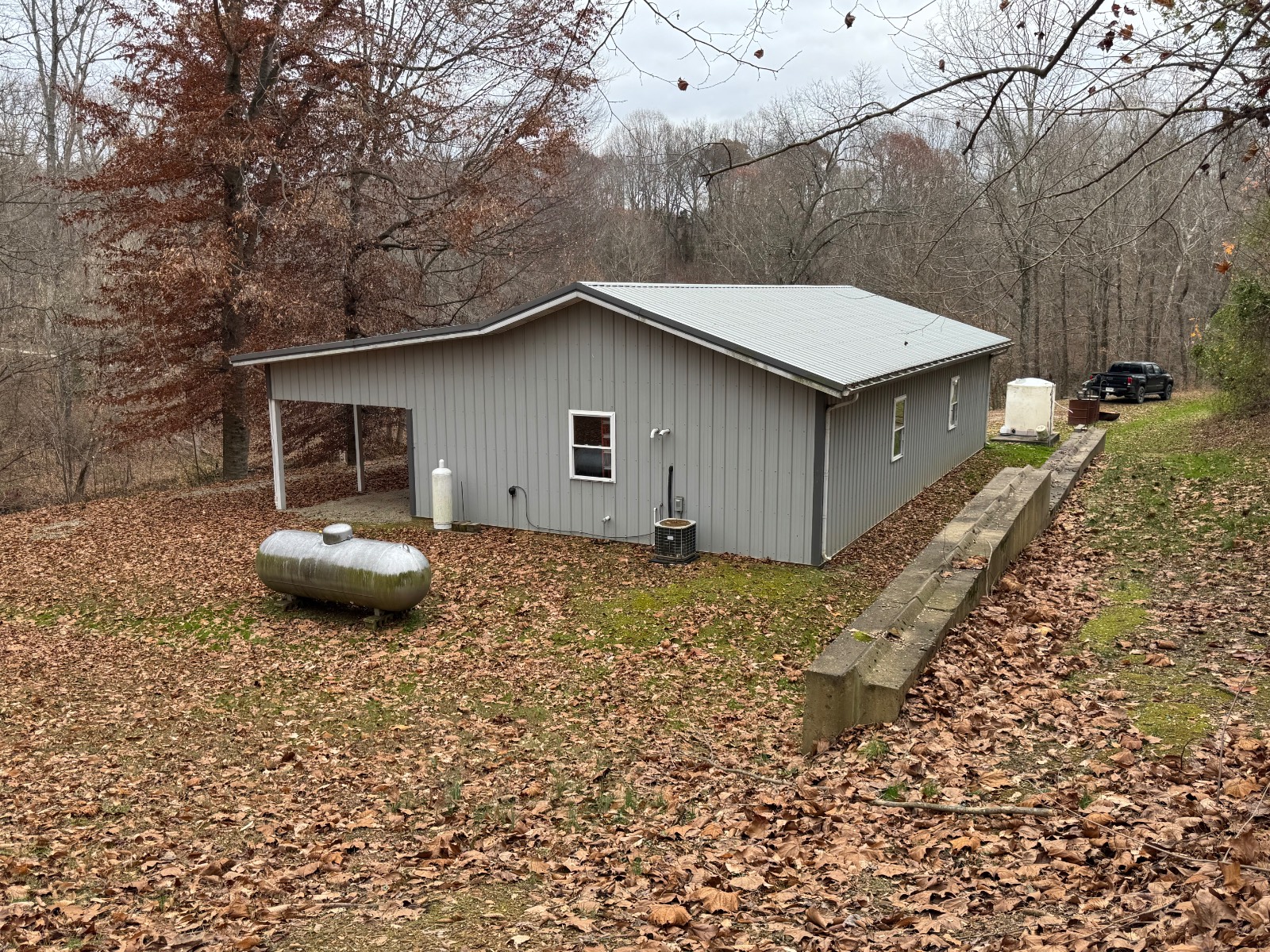 Great workshop, deer camp, storage or potential home!