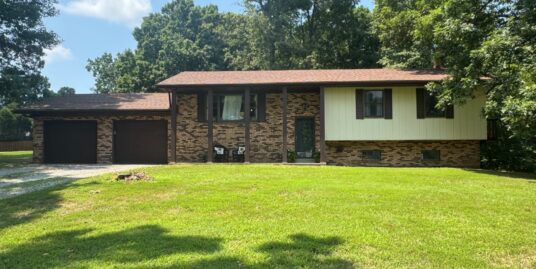 5 Bd/2.5 Bath Home on Over 3 Acres in Lutgring’s Subdivision