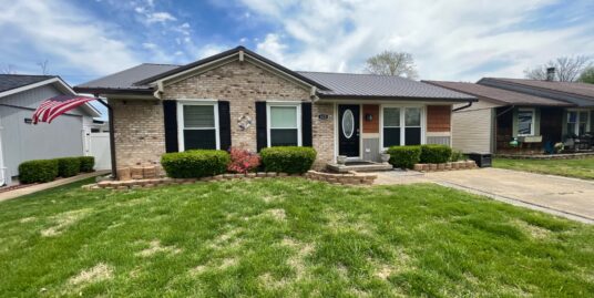 Updated 3 Bd/ 1.5 Bath Ranch w/ 3 Car Garage!