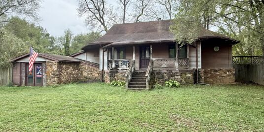 2 Bedroom Home on Nearly an Acre in Cannelton