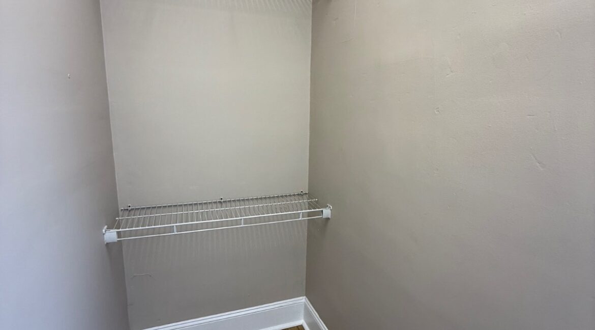 11659552-N24lkMQVN17SVl6K