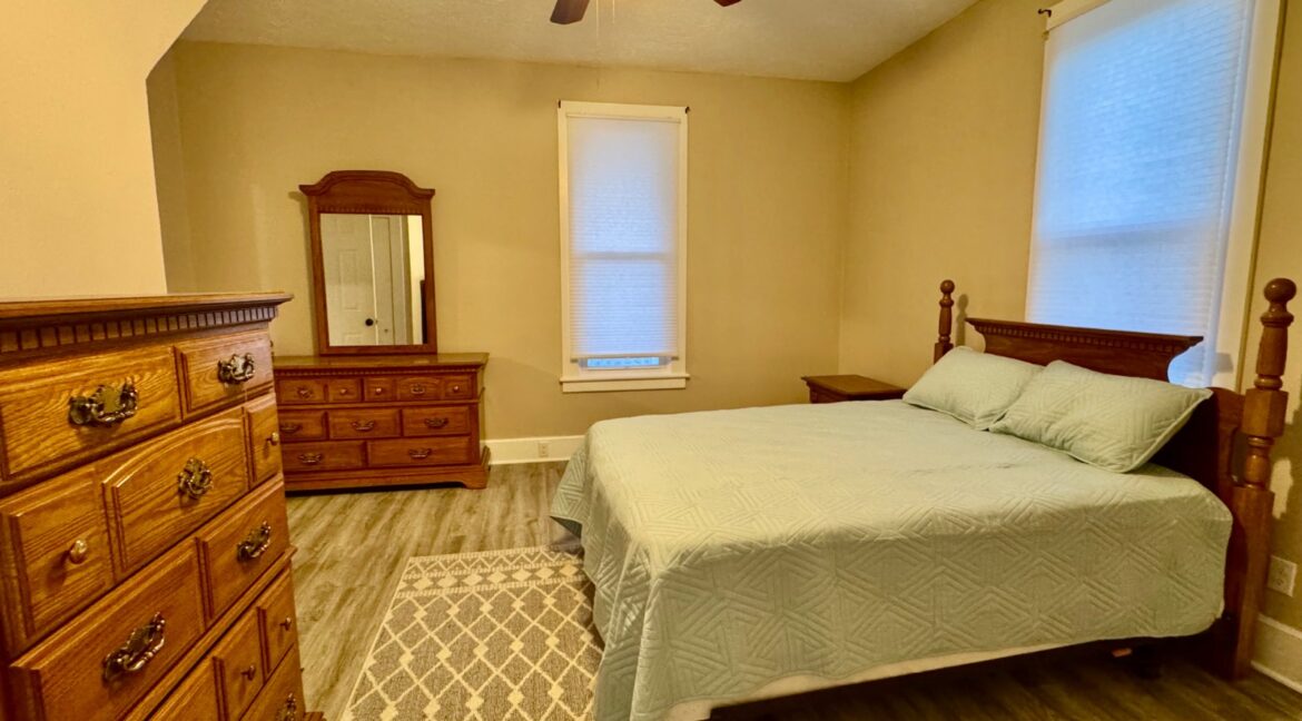 11659552-QrcKQb84Q1BGN832