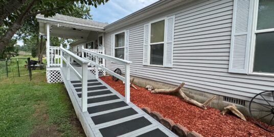 Move-In Ready & Spacious – 3bd/2ba, 1,960 SF