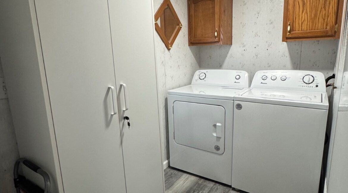 11526936-TFJw2ZHK7L156nls