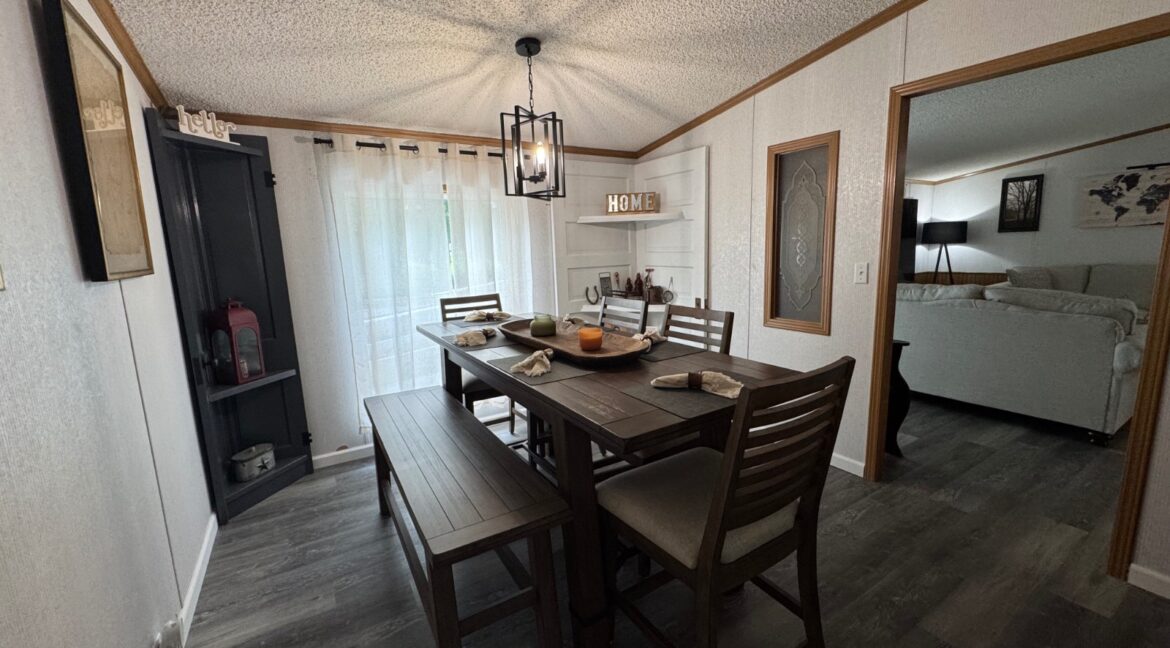 11526936-v935nTzg185YHjJb