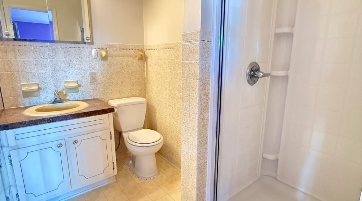 11676687-YXQthszpPyqC7wQv