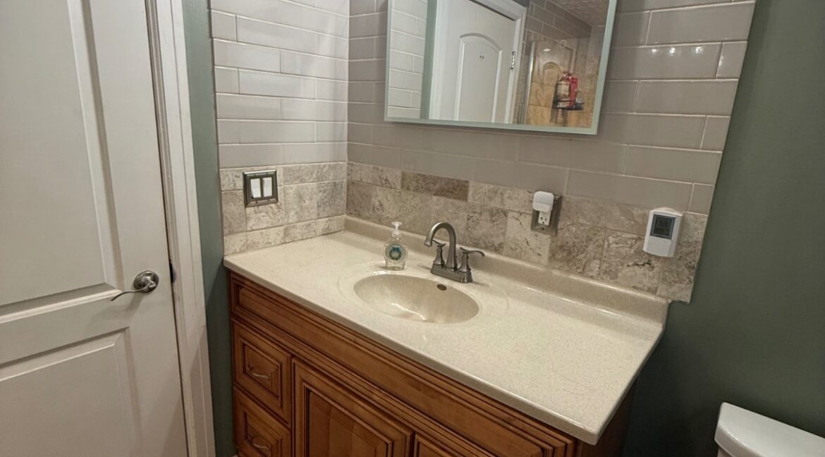 11688041-NXc4JCYs2cZhthwJ