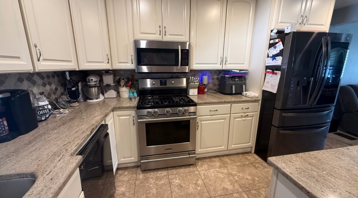 11688041-QB94S8hLqkV2cDbk