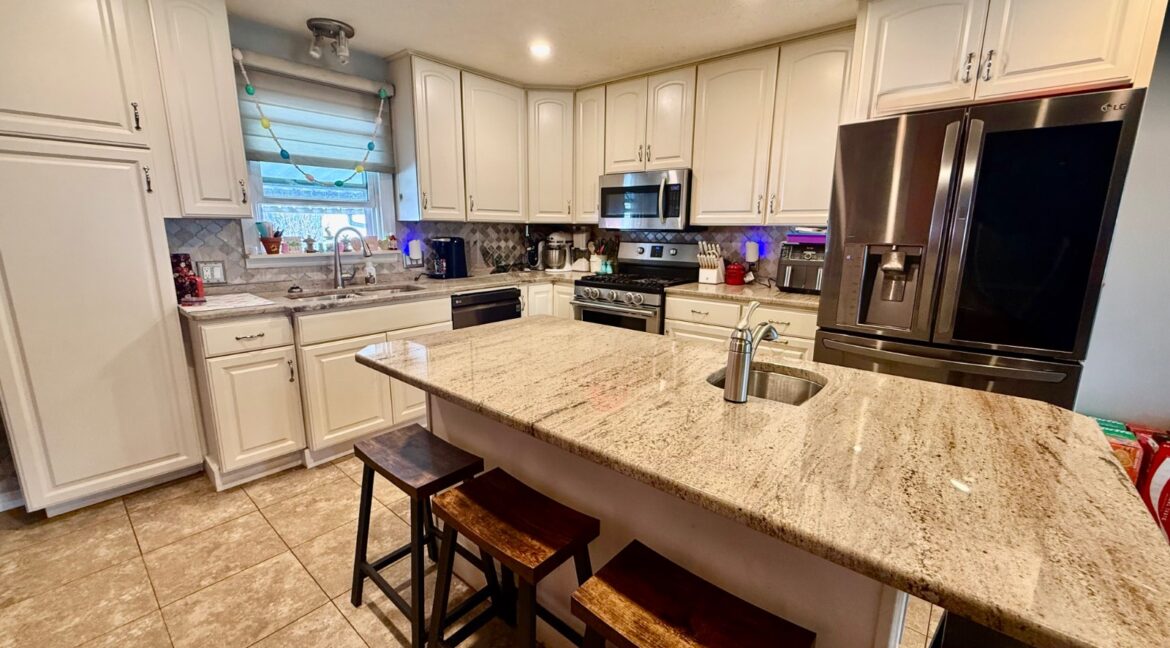 11688041-c5w9QNrCYFjZZbfL