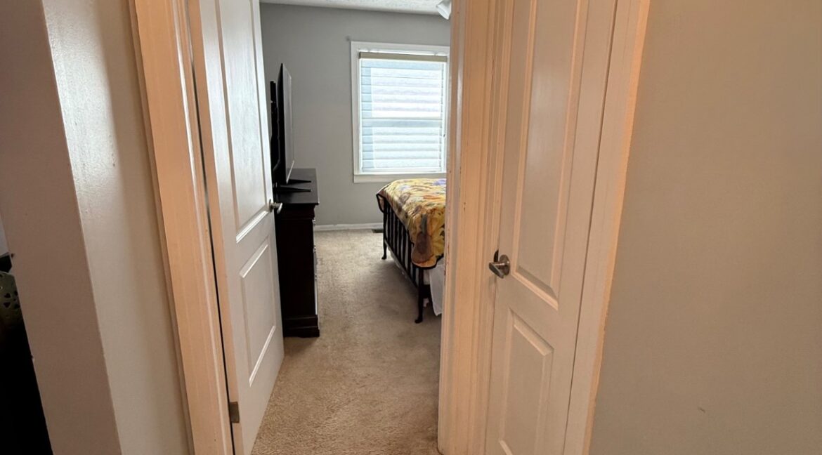 11688041-qSsQrCpRG4JWFX12