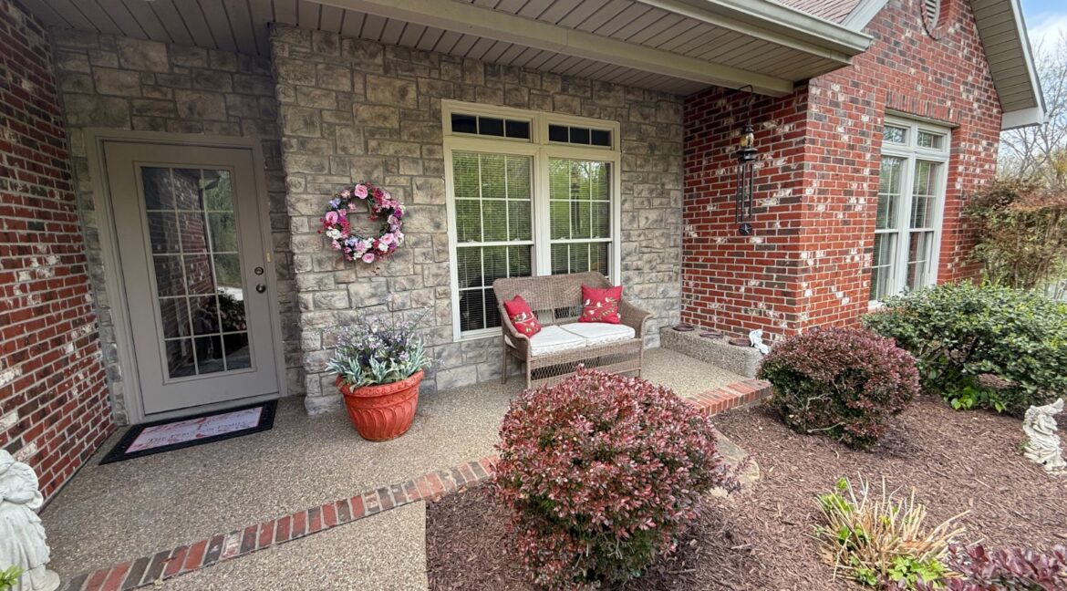 11691579-DQzjM12Ht427TsZr