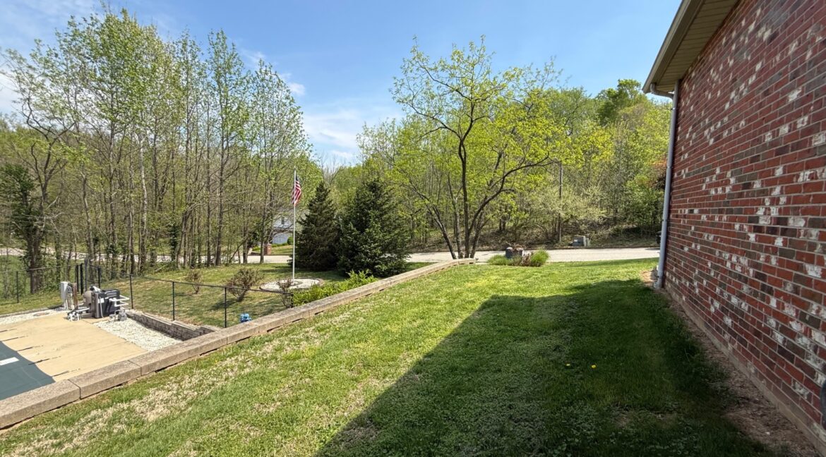 11691579-jx7x4KvKW835tNRS