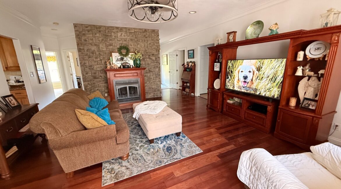 11691579-lRW54xNwdVqF8t7z