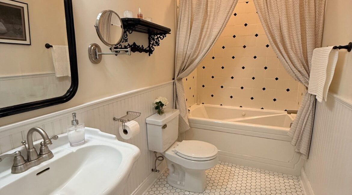 11691579-rnwlvmddBPcfjNlB