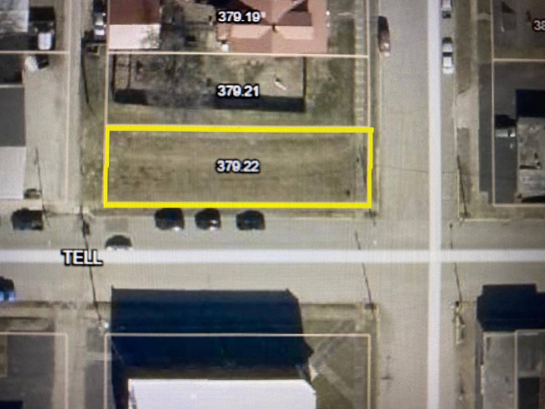 Nice level corner lot